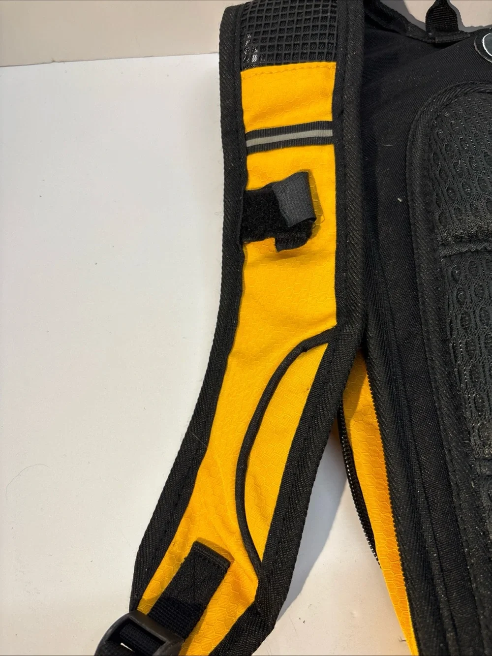 SwissGear unisex Yellow and Black Compact Daypack Backpack.